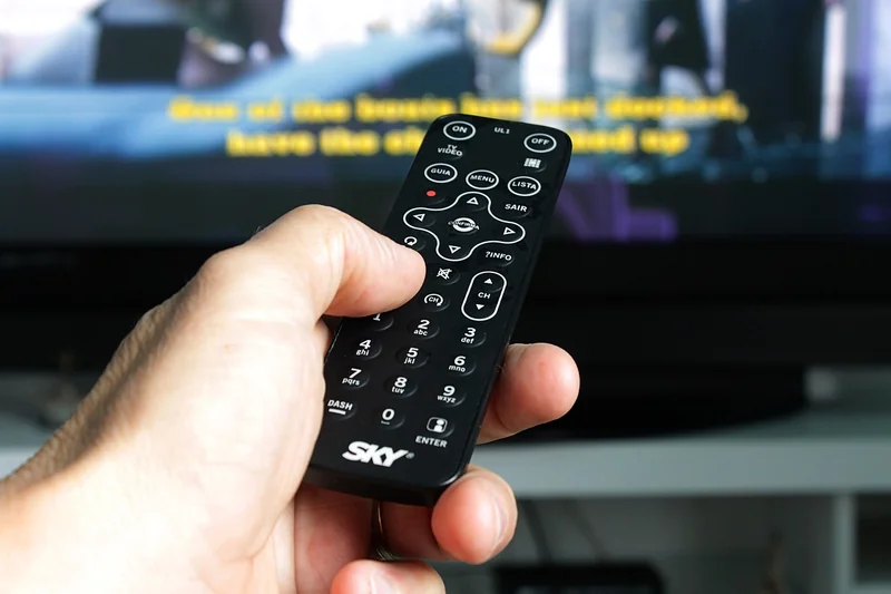 홈플래닛 4K UHD LED 프리미엄 베젤리스 TV